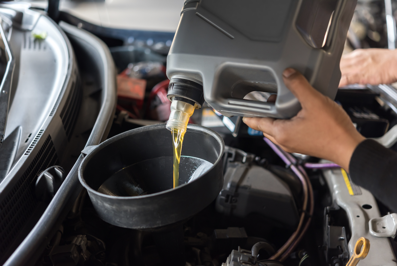 Oil change service at El Paisa Auto Mechanic
