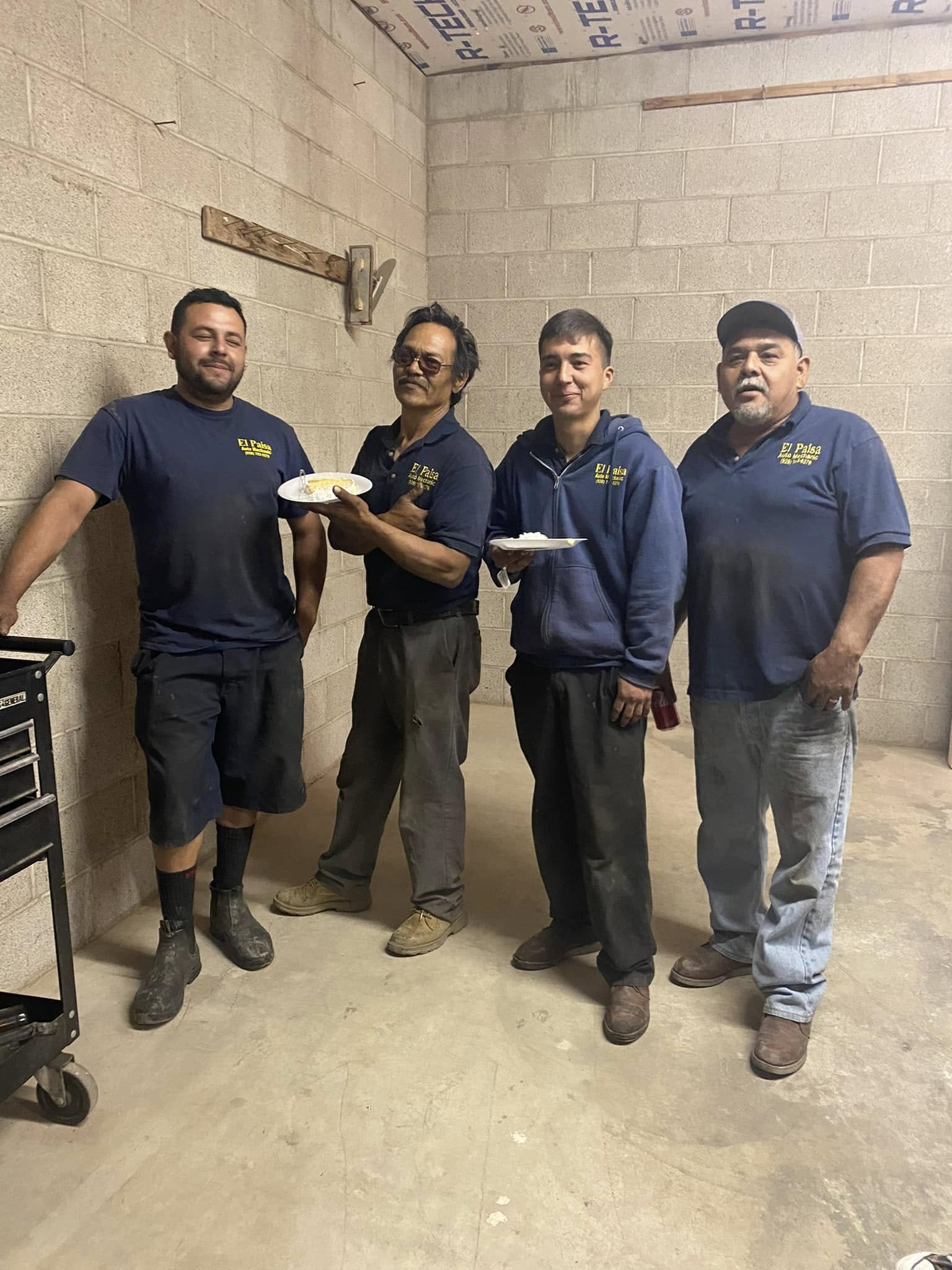 El Paisa mechanics crew